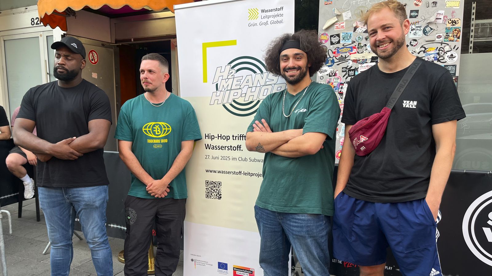 Das Bild zeigt die vier Battle-Teilnehmer Davie Jones, Notyzze, Vyrus und DocMo.